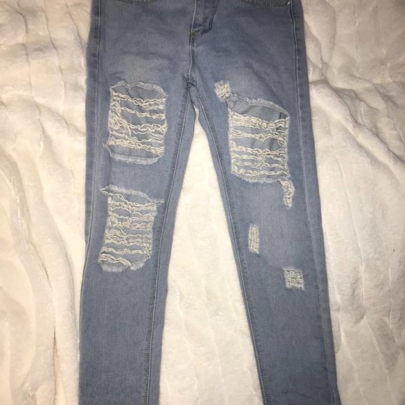 Mid-Rise, All Over, Ripped Boyfriend Jeans -Boohoo - Picture 2 of 5